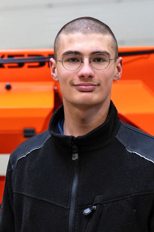 <span  class="uc_style_team_member_box_elementor_name" >Justin Mahrholz</span>