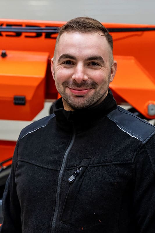 <span  class="uc_style_ansprechpartner_box_elementor_name" >Moritz Nickel</span>